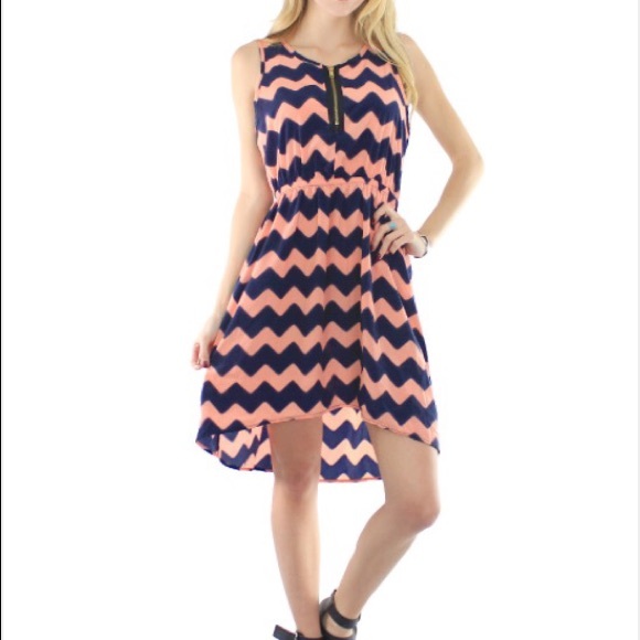Boutique Dresses & Skirts - ⭐️5 STAR rated HP 01/04 🎉 ECHO LAKE chevron dress